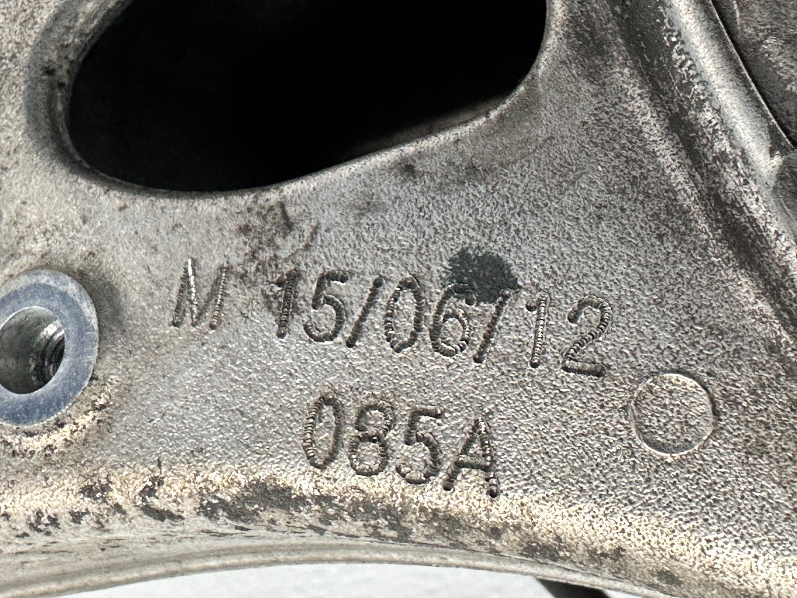 2010-2014 FERRARI 458 ITALIA CALIFORNIA REAR RIGHT SPINDLE KNUCKLE WHEEL HUB OEM