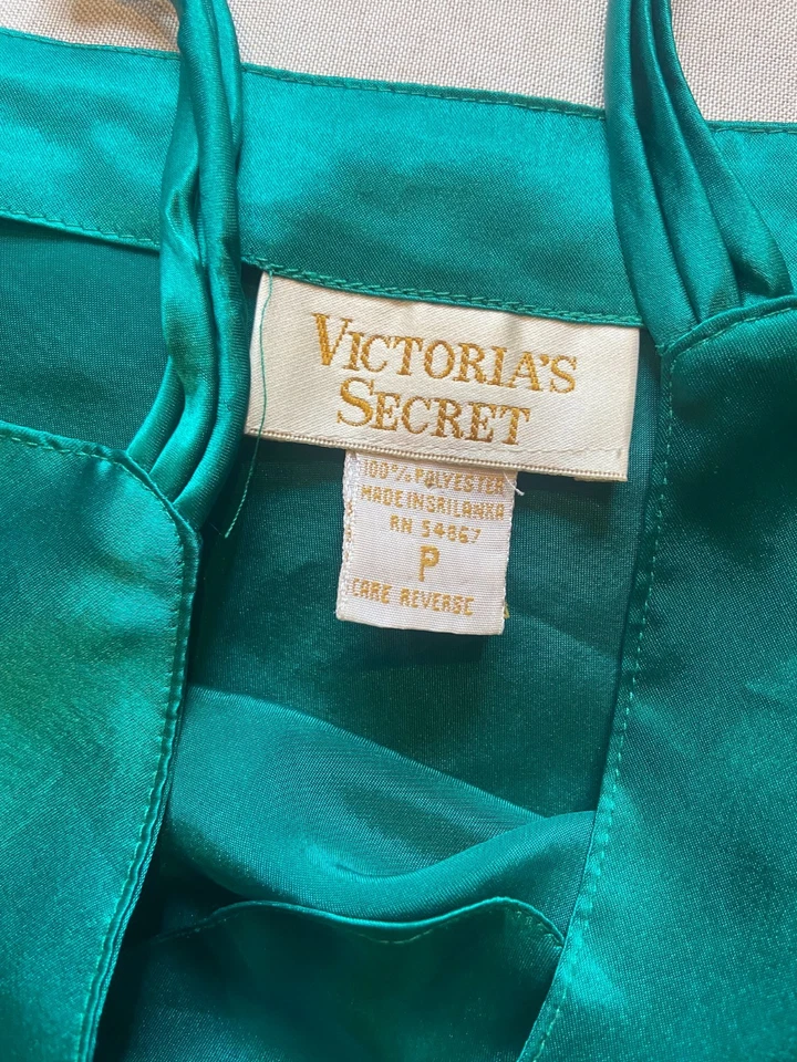 Conjunto de camisola satinada vintage Victoria's Secret etiqueta dorada verde corte alto P petite Foto 3 de 4