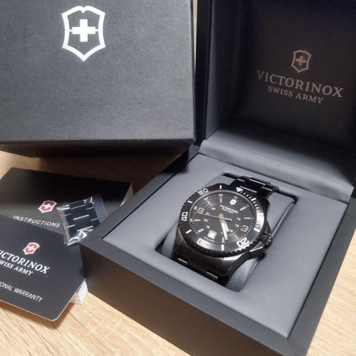 VICTORINOX Maverick 241798 Black Edition watch Wristwatch
