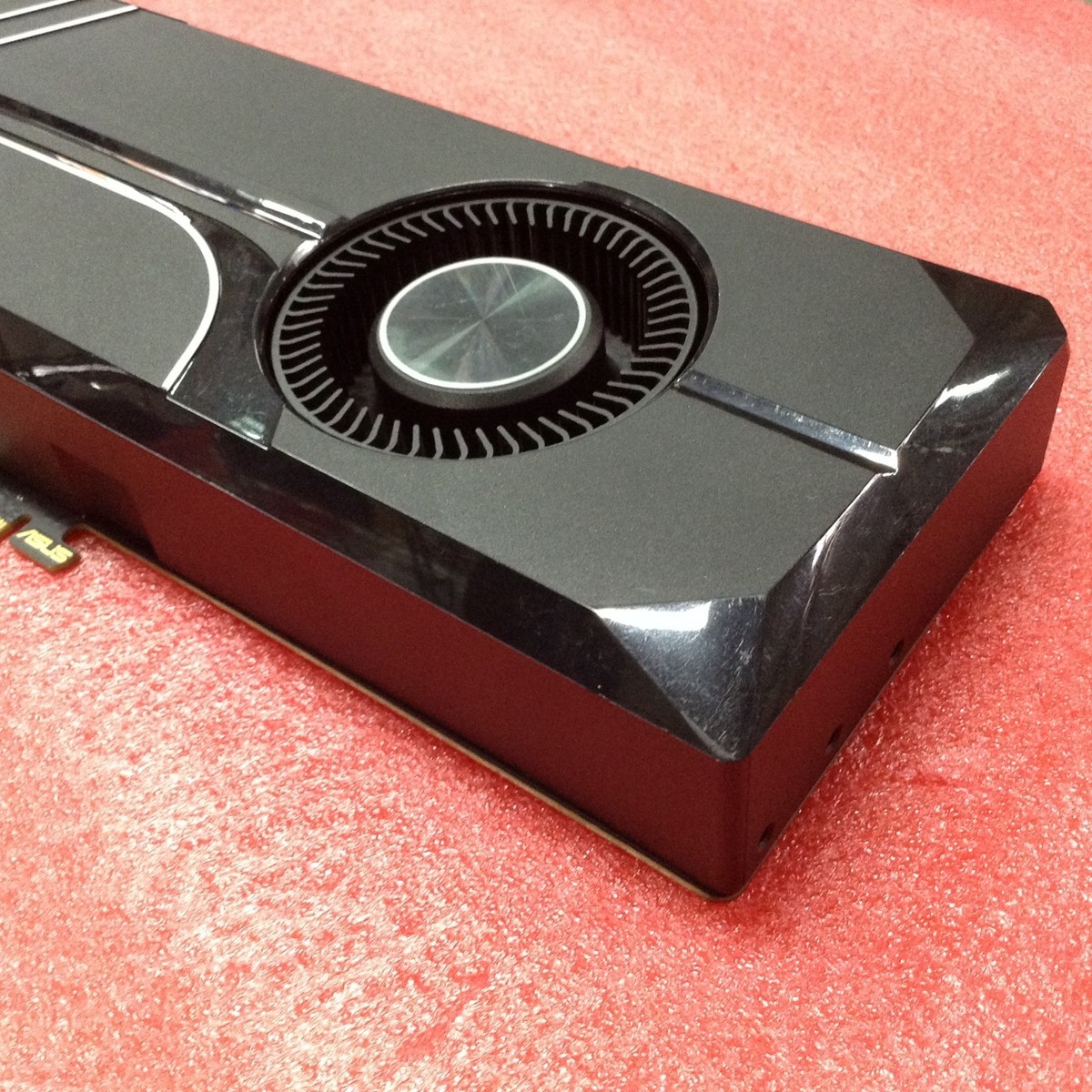 ASUS：TURBO-GTX1080TI-11G Amazon.com: ASUS GeForce GTX 1080 TI 11GB Turbo Edition VR