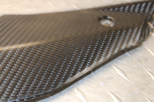 15 / 19 Yamaha R1 / YZF-R1 / YZFR1 Right Tank Cover Fairing Carbon Fiber OEM - Picture 21 of 21