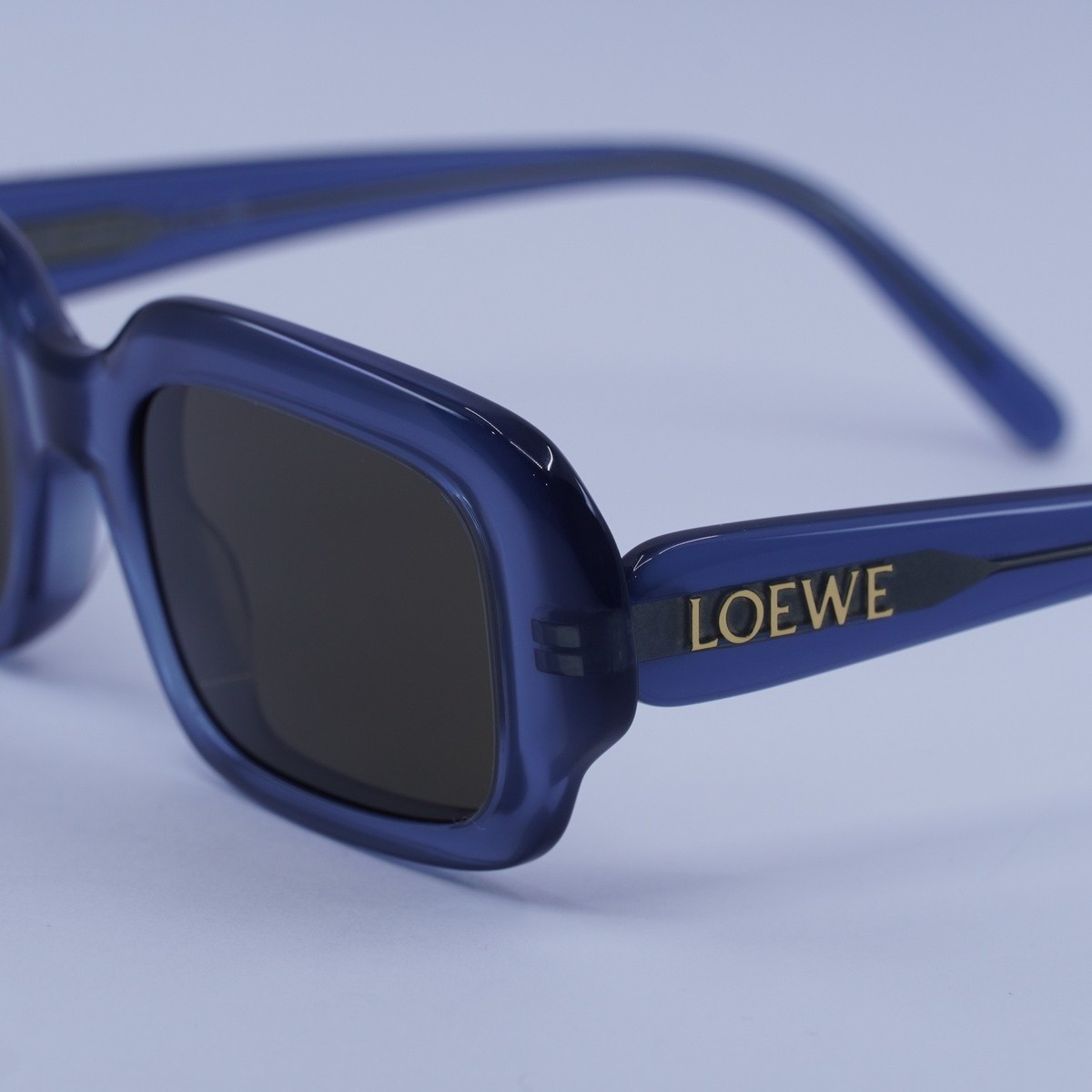 Loewe LW40158I 84E Rectangle Sunglasses – Blue Sunglasses Loewe Slim LW40158I 52N 51-21 Tortoise main image 4