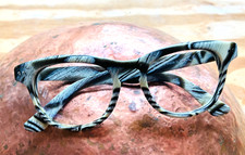 Vintage ILLESTEVA EYEGLASSES LENOX Handmade Italy White Black Abstract 49-19-140
