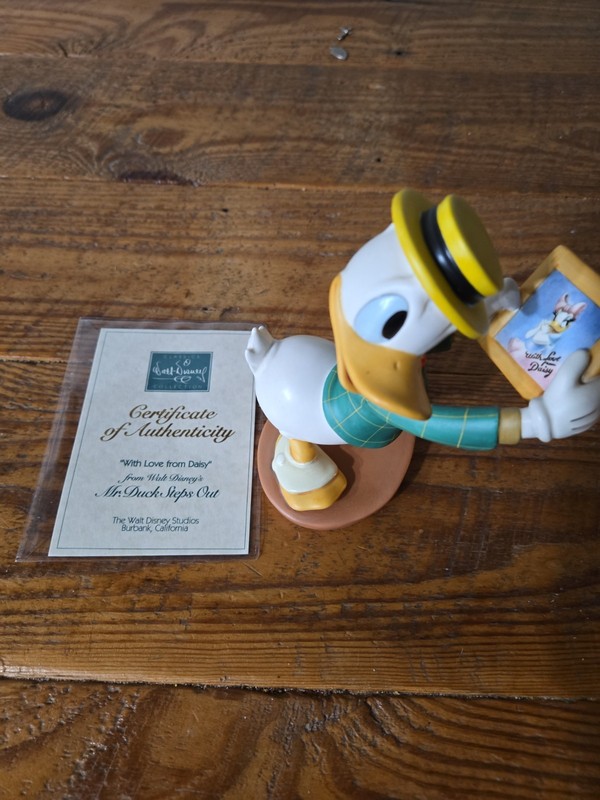 Disney Classics Collection WDCC-DONALD DUCK “With Love From Daisy” w/Box & COA