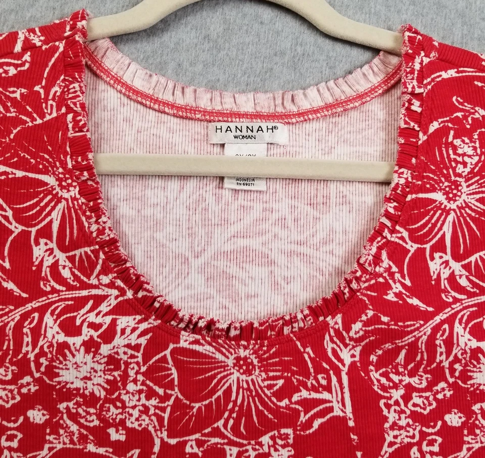 Camiseta sin mangas HANNAH para mujer 2X Plus roja blanca floral sin mangas elástica acanalada Foto 2 de 4