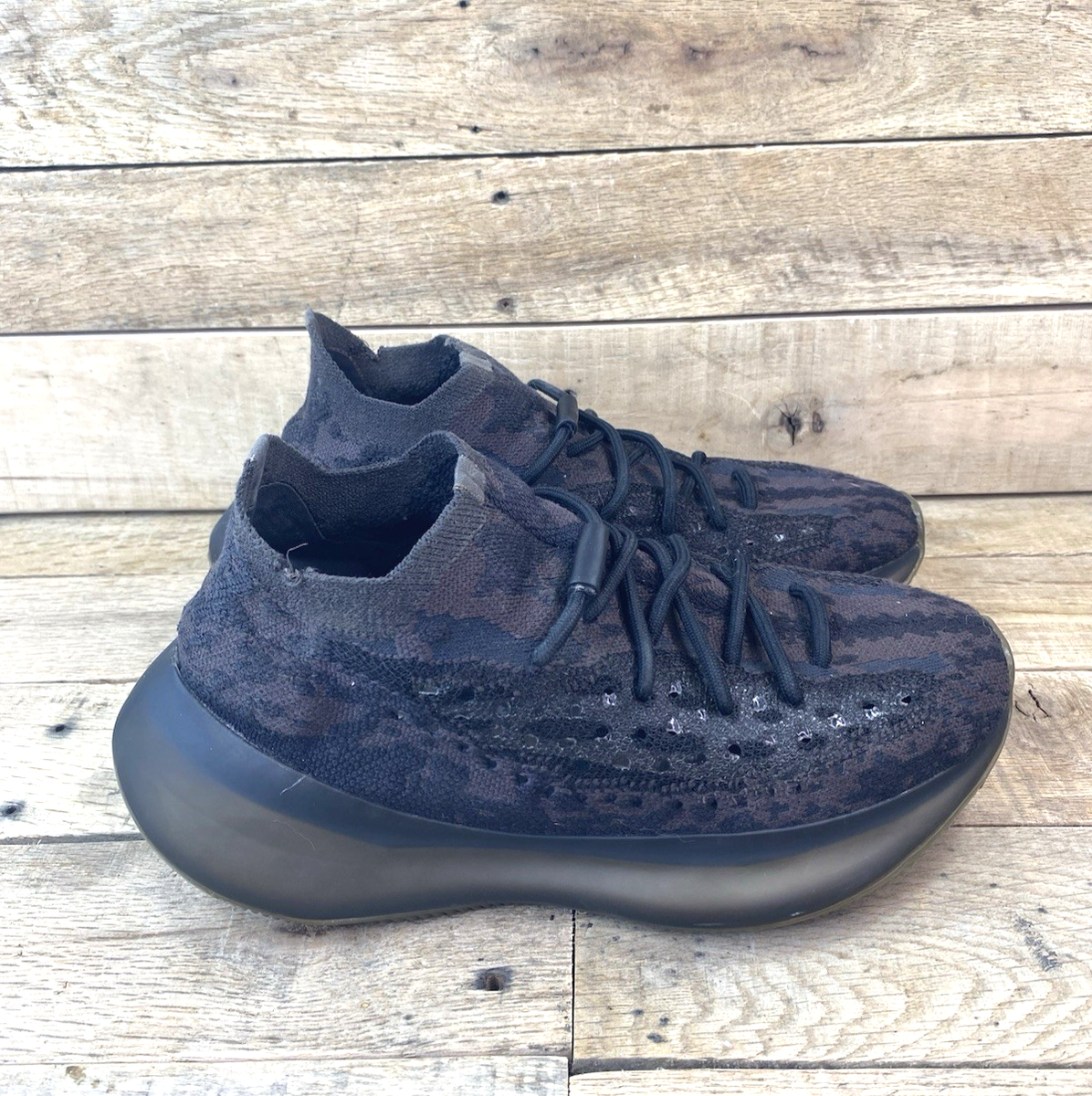 yeezy boost 380 onyx reflective