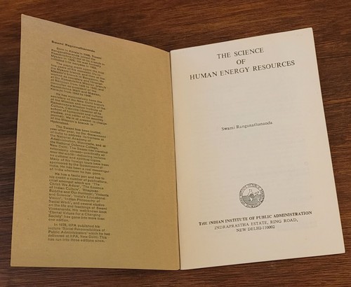 INDIA SIGNED SWAMI RANGANATHANANADA THE SCIENCE OF HUMAN ENERGY RARE - Imagen 5 de 8