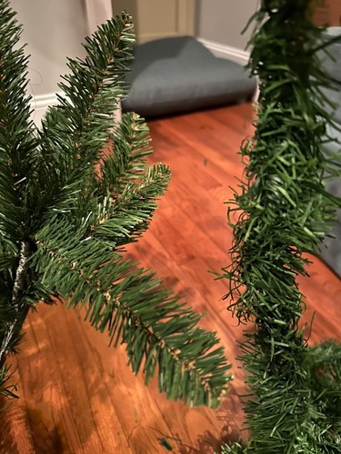 A Christmas garland suitable for both indoor and outdoor decorations - Picture 5 of 20