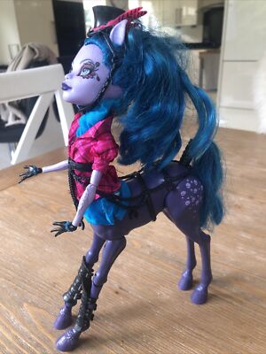 Monster High Puppe Avea Trotter Freaky Fusion Hybrids 11 Zoll groß 2014