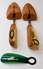 Woodlore Authentic Shoe Trees Inserts sz Medium Cedar Wood 1 Pair + Shoe Horn