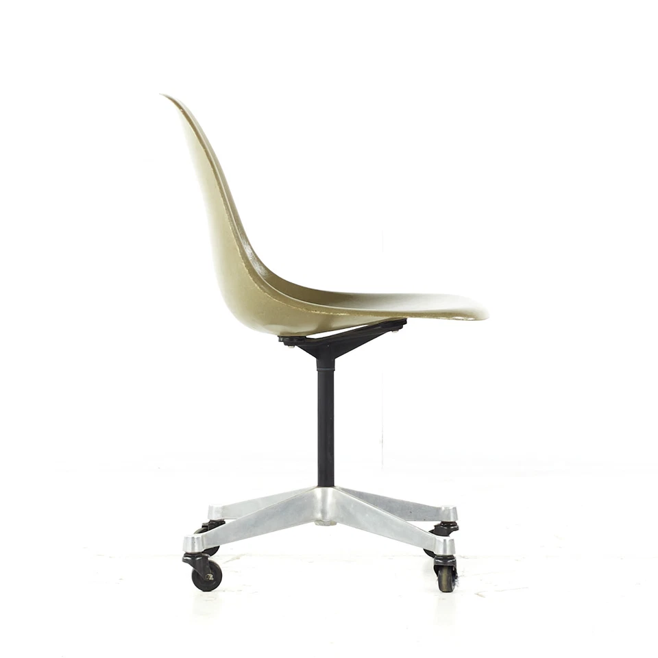 Silla Charles and Ray Eames para Herman Miller Mid Century con ruedas Foto 4 de 4