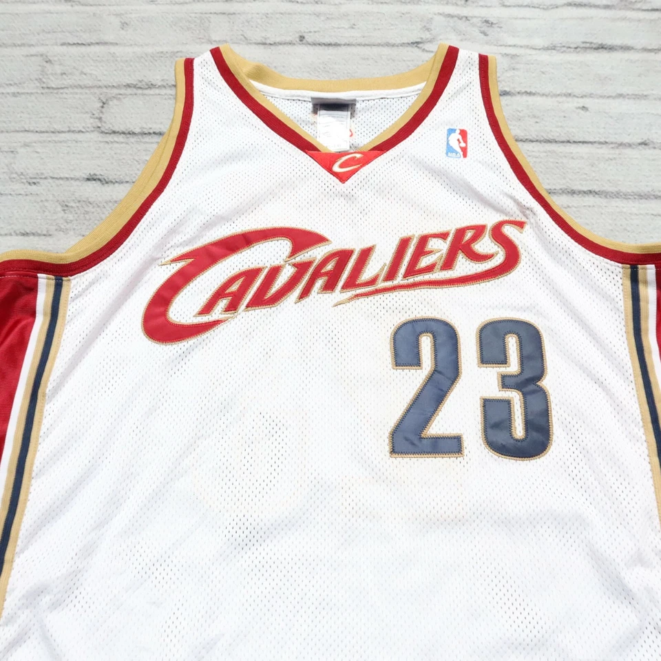 Camiseta deportiva de baloncesto vintage de los Cleveland Cavaliers Lebron James auténtica cosida Foto 2 de 4