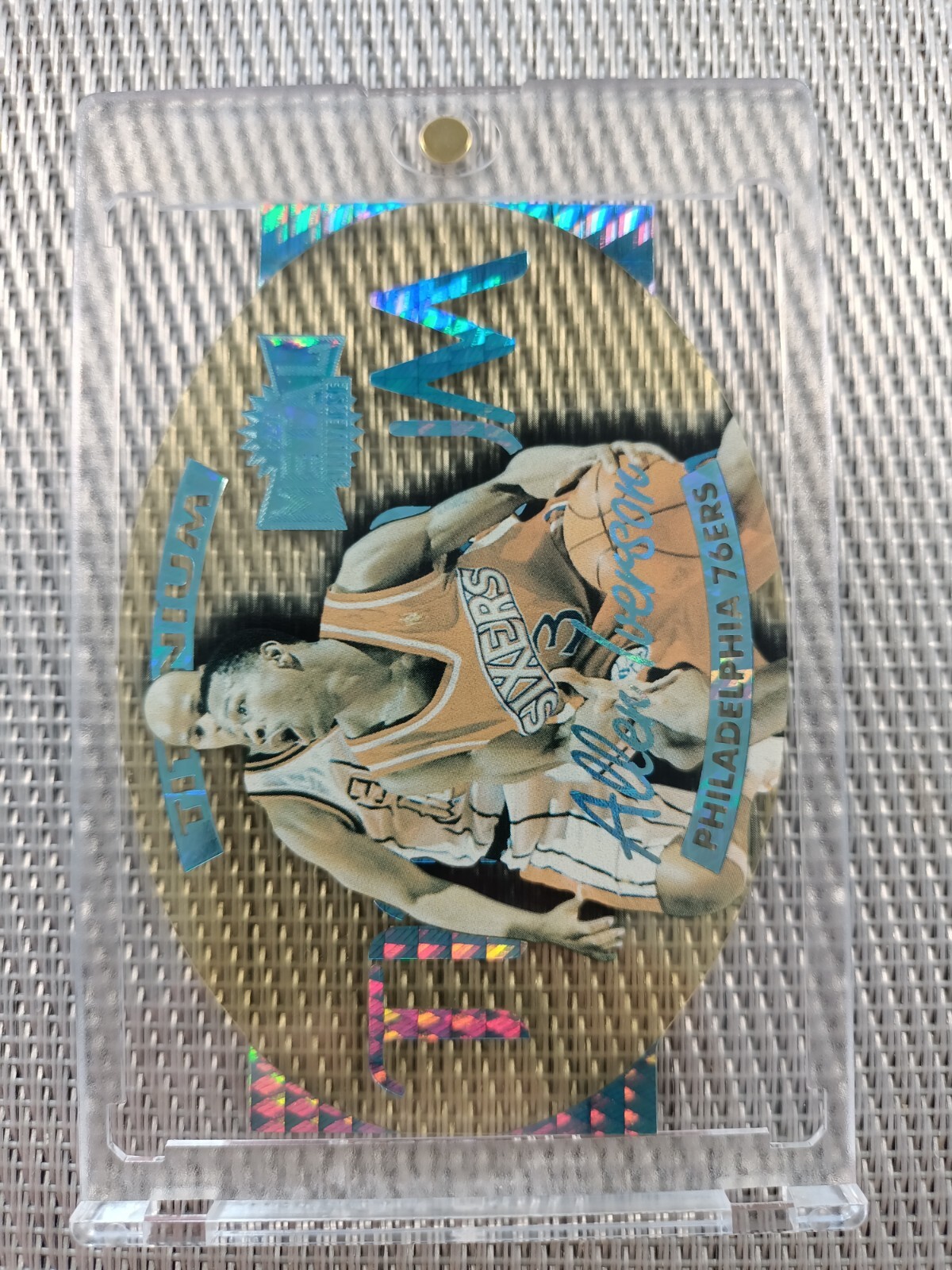 1997-98 SKYBOX METAL UNIVERSE TITANIUM INSERT BASE ALLEN IVERSON DIE CUT