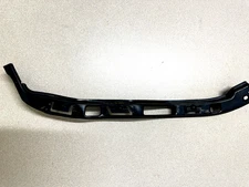 #129 - 2005-2007 Toyota Avalon Head Light Head Lamp BRACKET RH Passenger OEM