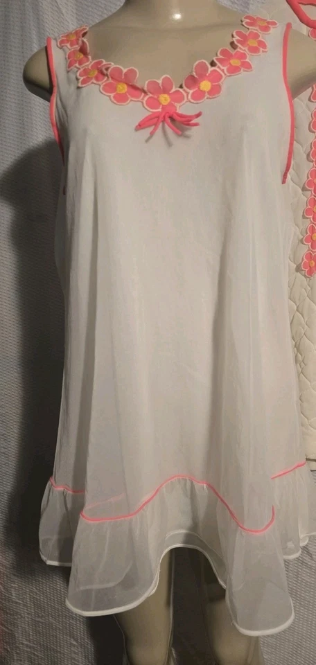 Vtg 70s Mod Hippie Lingerie Peignoir Chiffon Nightgown + quilted Robe Set S/M - Image 3 of 4