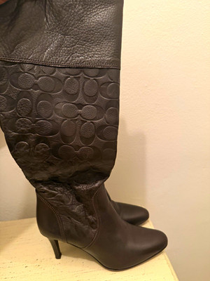 Coach Wren Signature Brown Leather Knee-High Boots Almond Toe Zip US 7 B