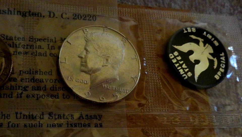 6-SET LOT-PROOF AND SPECIAL MINT SETS-1965,66,67 SMS PLUS 1968.69 &70-PROOF SETS - Image 3 of 4