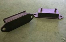 JAGUAR DAIMLER XJ6 XJ12 OBLONG GEAR BOX MOUNTINGS C32461 X 2