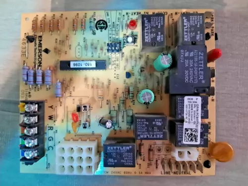 EMERSON Control Board 5001-0726 REV A (8366) D2 AM