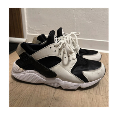 Nike Air Huarache Unisex Sneaker Schwarz Weiß Atmungsaktiv