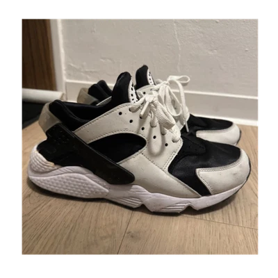 Nike Air Huarache Unisex Sneaker Schwarz Weiß Atmungsaktiv - Bild 1 von 4
