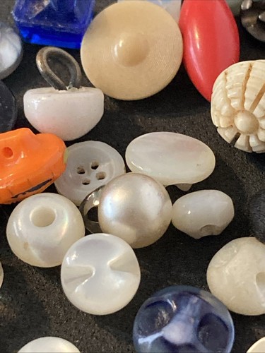 130+ Vintage Assorted Small Diminutive Buttons for Doll Clothing etc. - Picture 11 of 19
