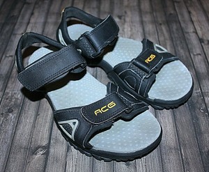 grade school nike sandals