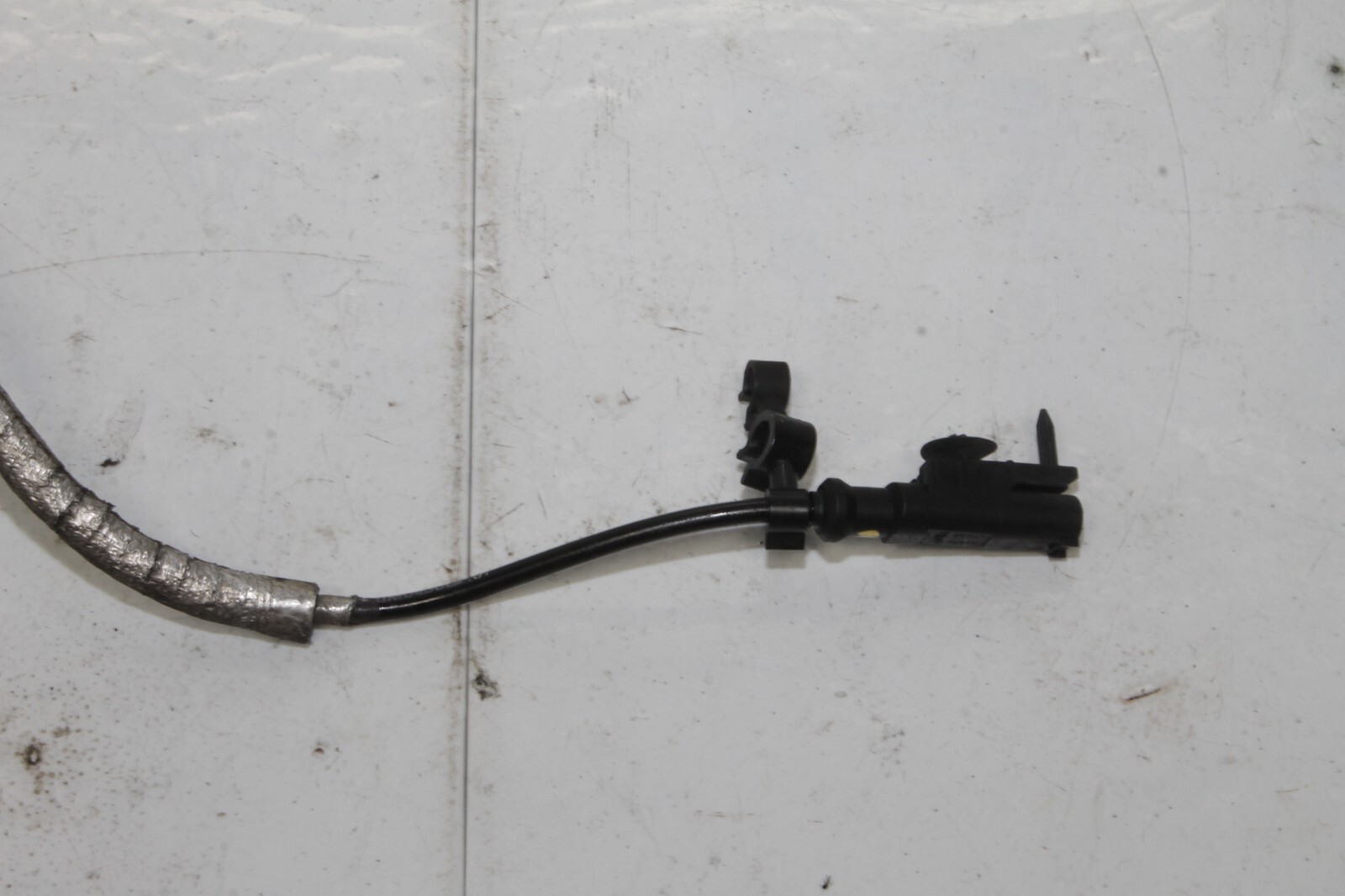 12-14 MCLAREN MP4-12C 12C 570 OEM RH PASSENGER FRONT ABS SENSOR 11M0430CP STOCK