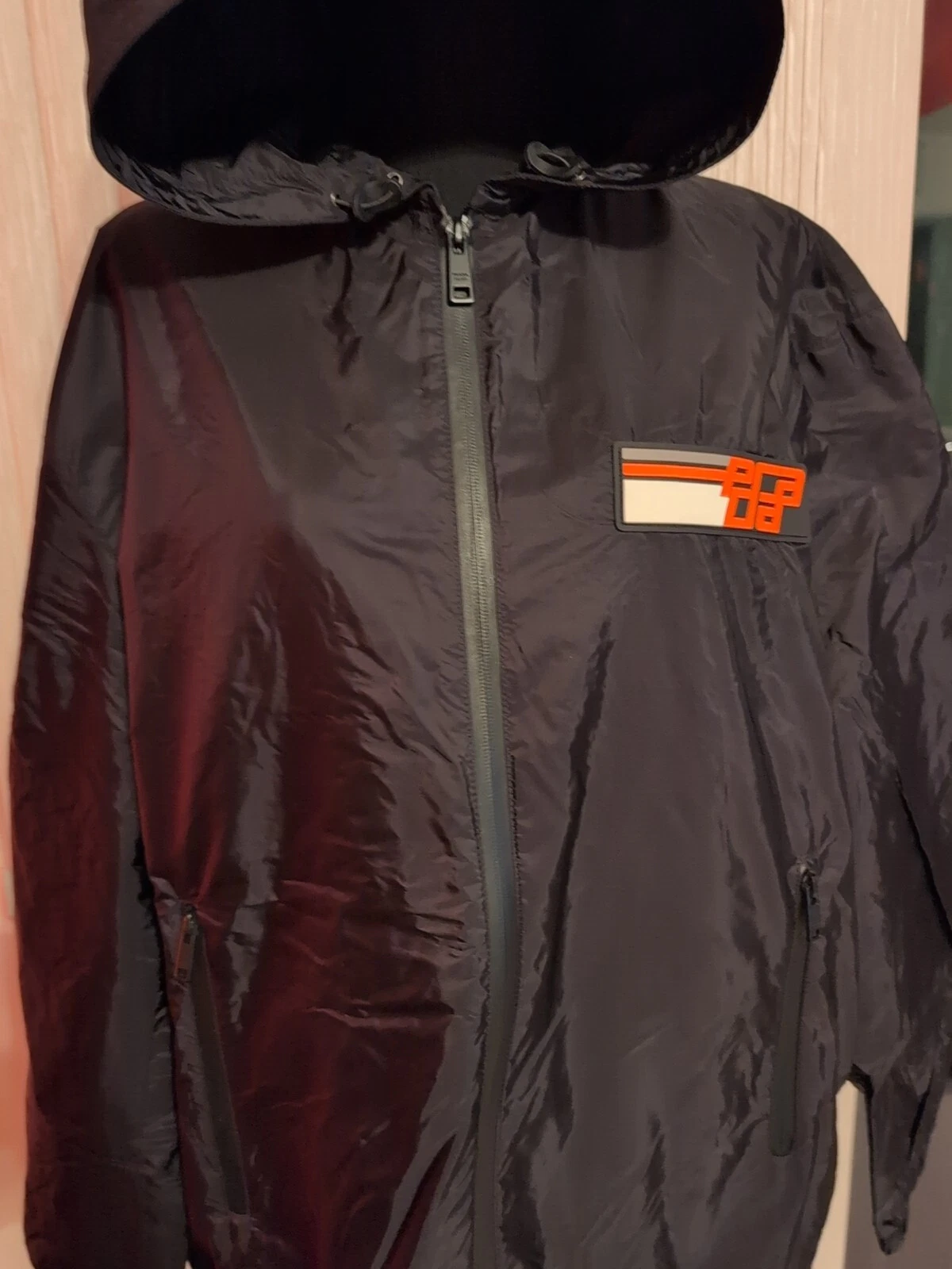 Giacca a vento Prada gomma logo neon monkey fw 2018 usata in ottime condizioni ? autentica