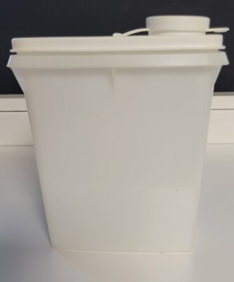 Tupperware 499 Mini Cereal Store n Pour Container w/ 509 510 Flip Top Lid T2