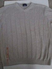 Men's V-neck Long sleeve Sweater oatmeal size L New w/o tags