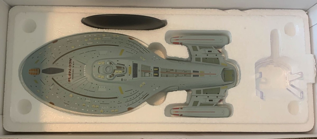 スタートレック\イーグルモス\ボイジャーNCC74656 Amazon.com: Eaglemoss Hero Collector - USS Voyager NCC-74656