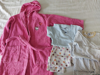 Mädchen paket Gr.134-140 Bademantel Hello Kitty Pyjama 2St. gebraucht Baumwolle
