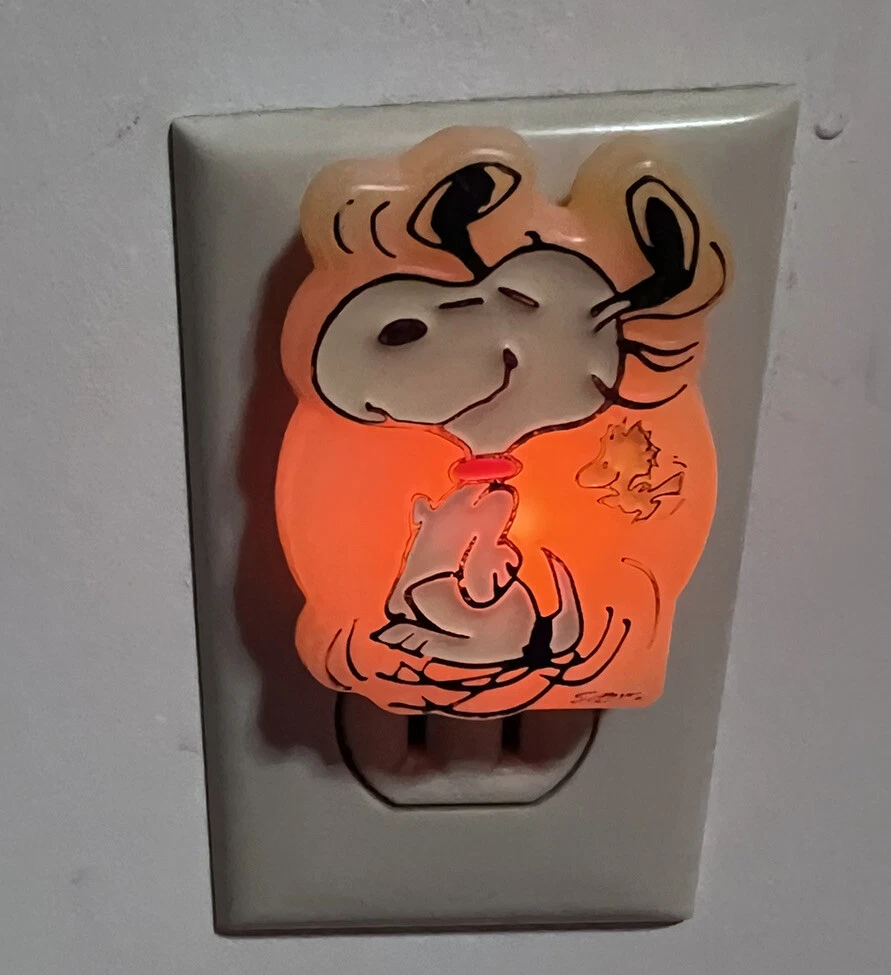 Peanuts night light deals