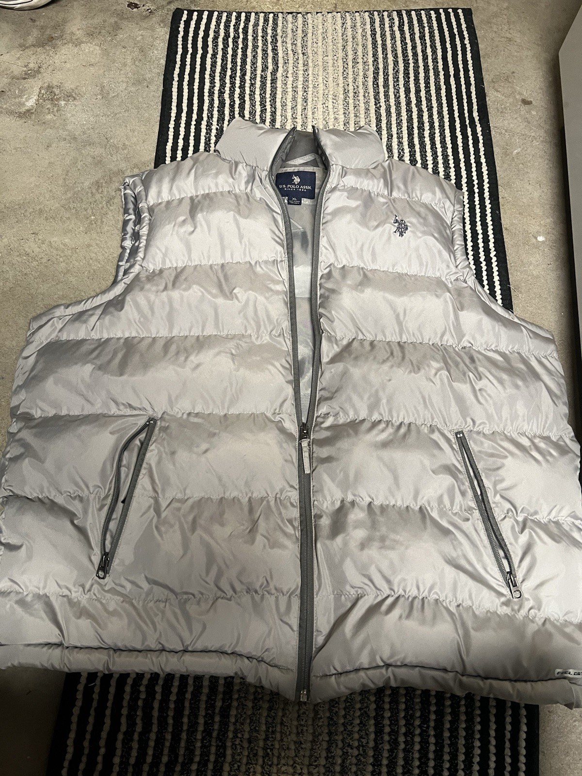 U.S. Polo Assn. Gray Quilted Puffer Vest XL Full Zip Pockets Stand-Up Collar