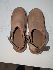 UGG Goldenstar Clog In A Chestnut Women's 5 Brand New Never Worn Without Box