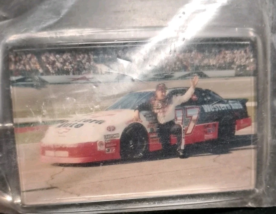 Darrell Waltrip - NASCAR 1995 Western Auto #17 Vintage Key Chain NIP - Image 4 of 4