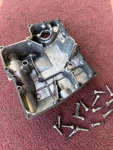 2007-2008 Yamaha YZF R1 OEM Bottom Case Oil Pan Cover & Bolts 4C8-13417-00-00