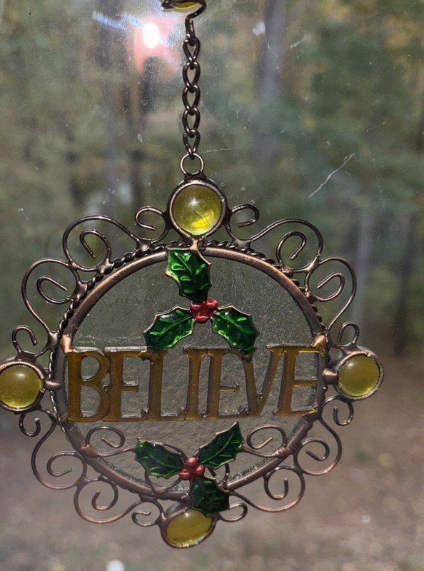 Christmas Sun Catcher “Believe”  Metal Glass – very pretty