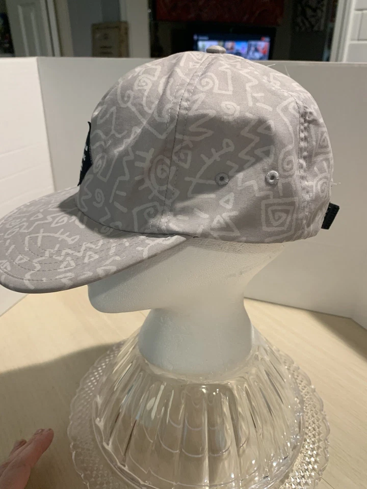 Gorra de béisbol unisex ajustable con estampado geométrico beige y blanco BILLABONG Foto 3 de 4