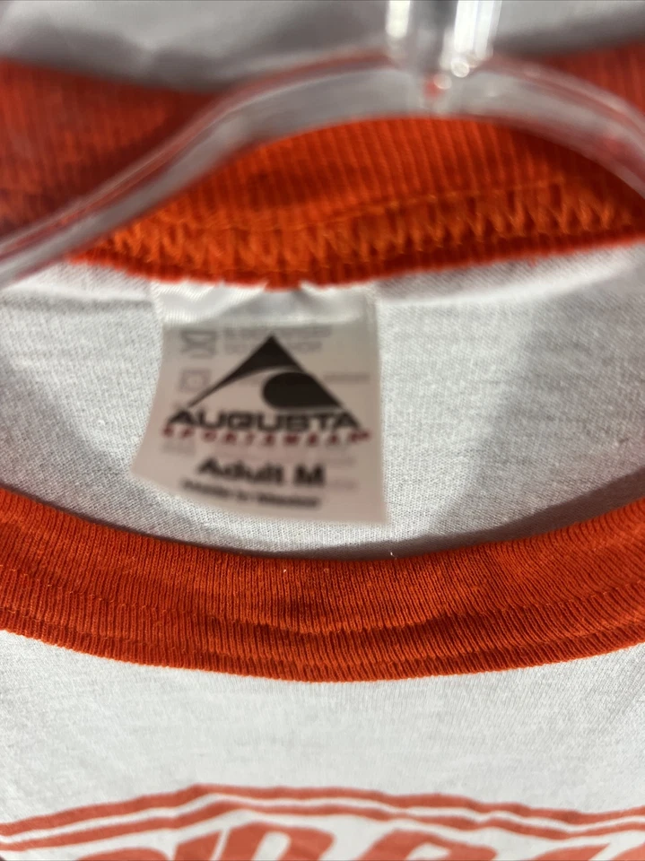 Kilcid Band 尺寸 M Off 白色橙色装饰 Psyco-Pop Band 衬衫 T 恤二手状况完好 — 第 3/4 张图片