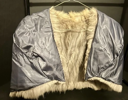 Women’s Vintage Genuine FoxCapelet Cape Satin Lined Hook & Eye Collared OSFA image 4