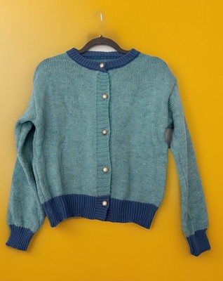 Strickjacke im Vintage-Stil - türkis & blau zweifarbig - silberne Knöpfe neu ohne Etikett