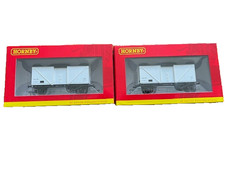 hornby 12 ton fish van  r6638a -  E87005 & r6638 - E87003 white