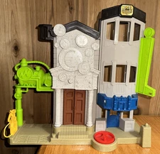 Imaginext Hotel Gotham City Batman Playset DC Comics