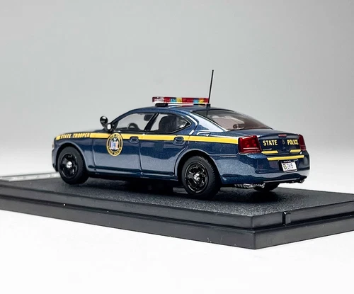 Rollin 1:64 2008 Blue NYSP Police Charger Muscle Model Diecast Metal Car - Picture 5 of 8