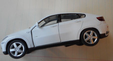 Kinsmart - 1:38 Scale Model BMW X6 White KT 5336