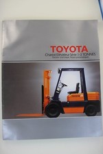 prospectus brochure gamme Toyota chariot élévateur tracteur traktor tractor