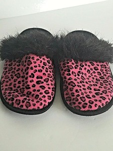 pink leopard print slippers