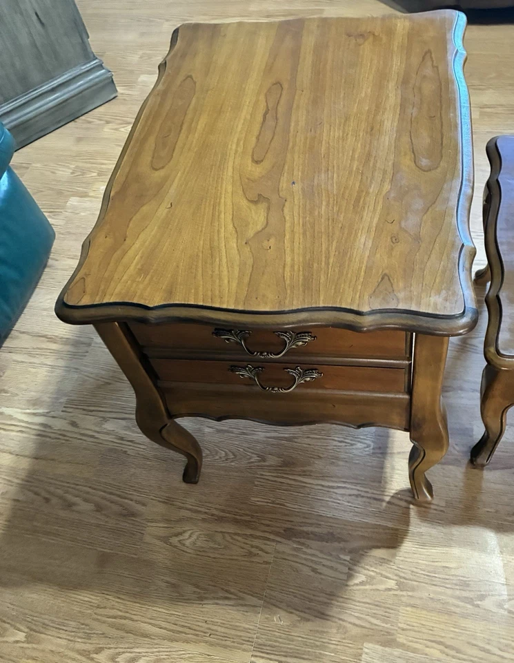 Juego de mesa auxiliar y café estilo francés Hammary Foto 2 de 4